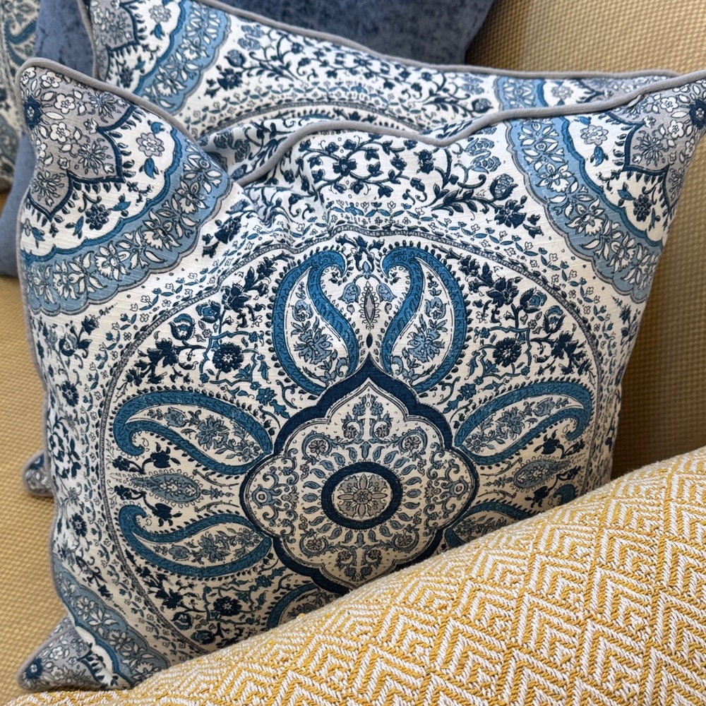 Envogue Blue and White Decorative feather Pillows set of 2 - Picture 3 of 5